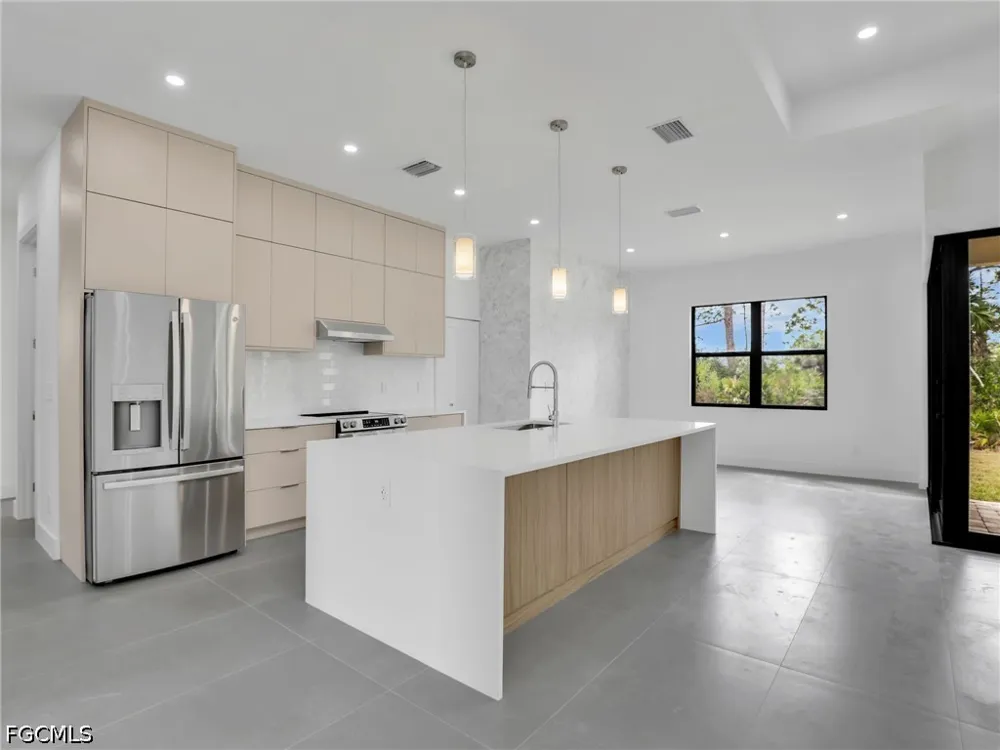 Carnegie Avenue Englewood, FL 34224
