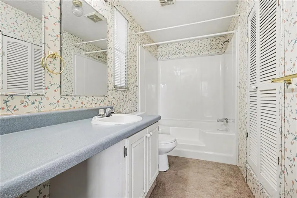194 Pinehaven Drive New London, NC 28127