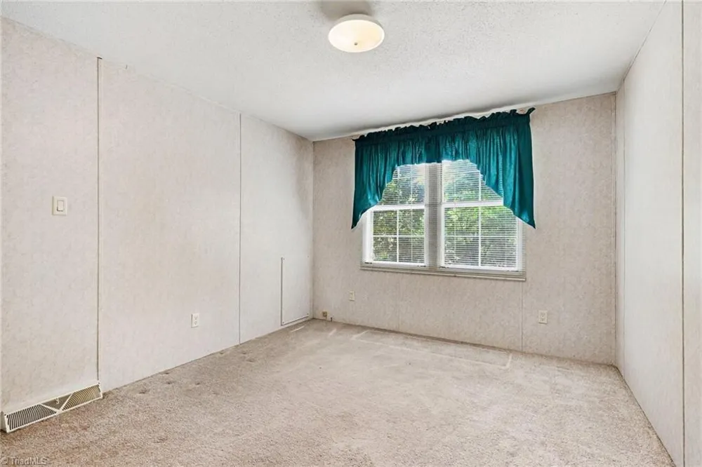 194 Pinehaven Drive New London, NC 28127