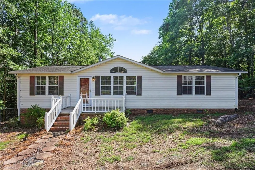 194 Pinehaven Drive New London, NC 28127