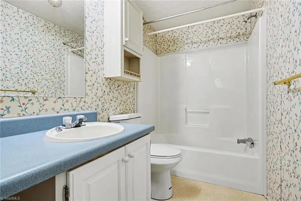 194 Pinehaven Drive New London, NC 28127