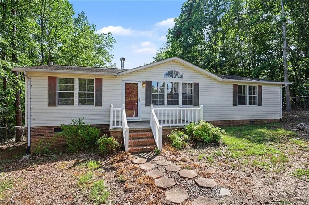 194 Pinehaven Drive New London, NC 28127