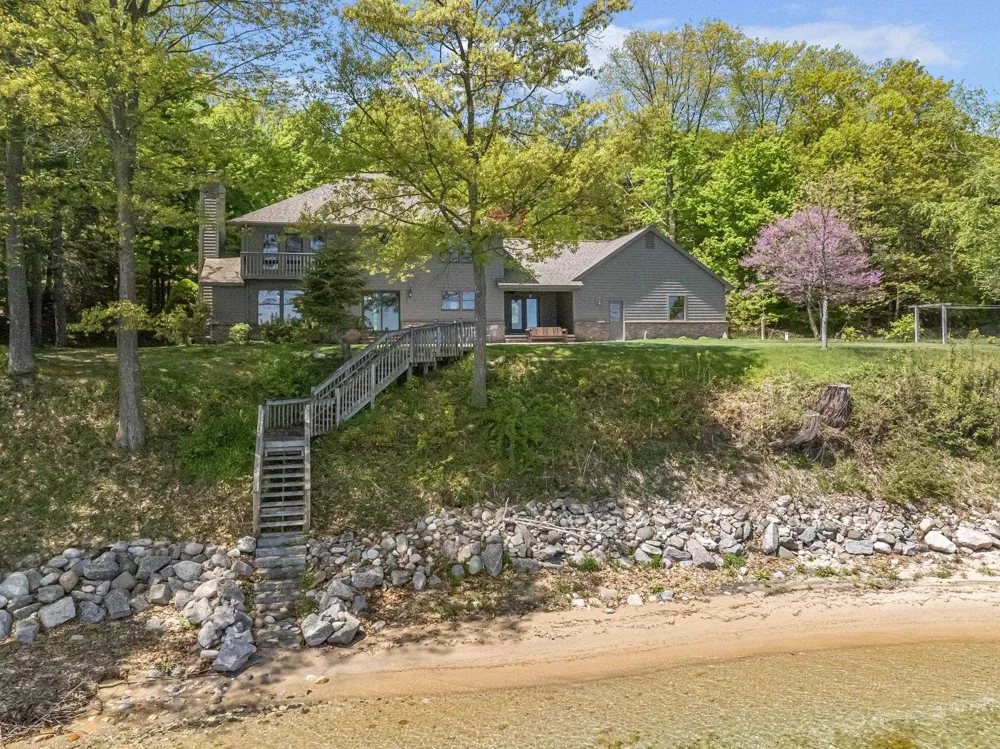 17744 Smokey Hollow Road Peninsula Township, MI 49686
