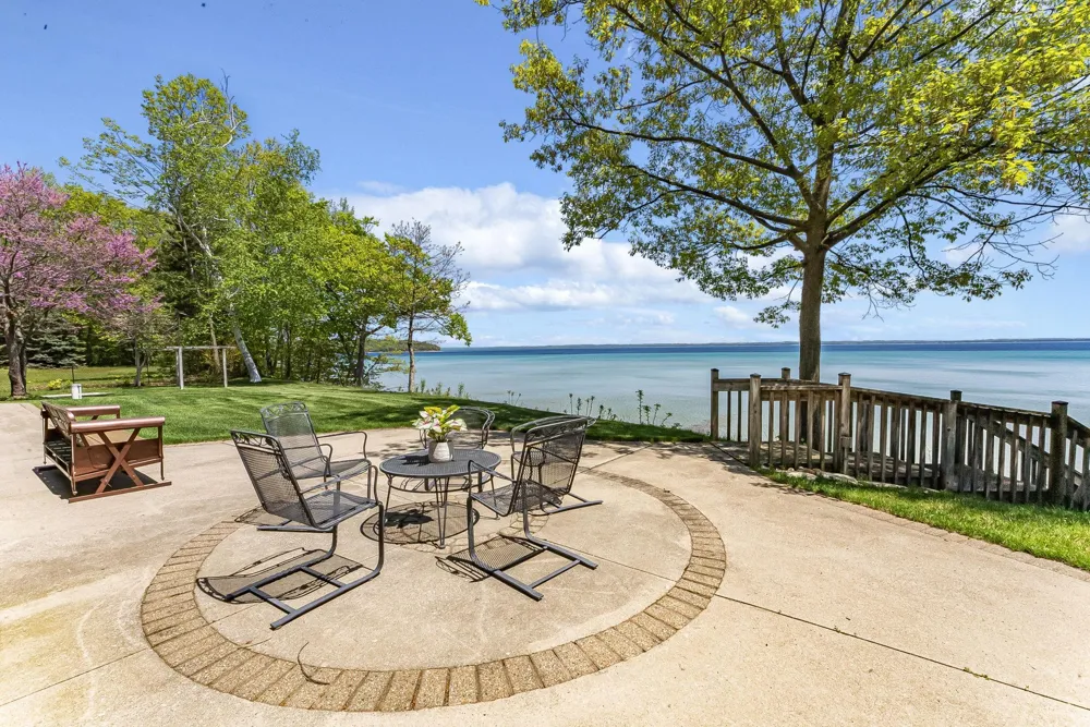 17744 Smokey Hollow Road Peninsula Township, MI 49686