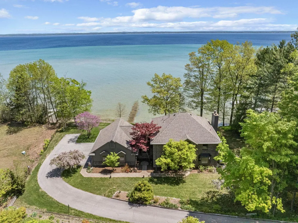 17744 Smokey Hollow Road Peninsula Township, MI 49686