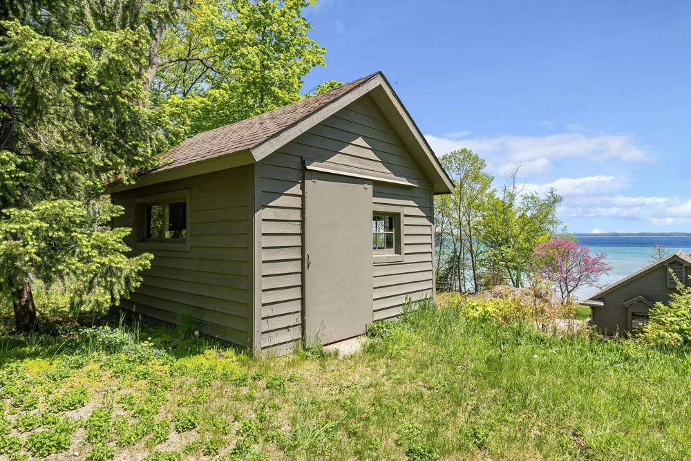 17744 Smokey Hollow Road Peninsula Township, MI 49686