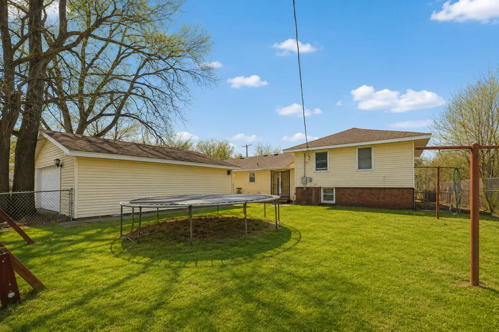 7700 Sierra Parkway Brooklyn Park, MN 55444