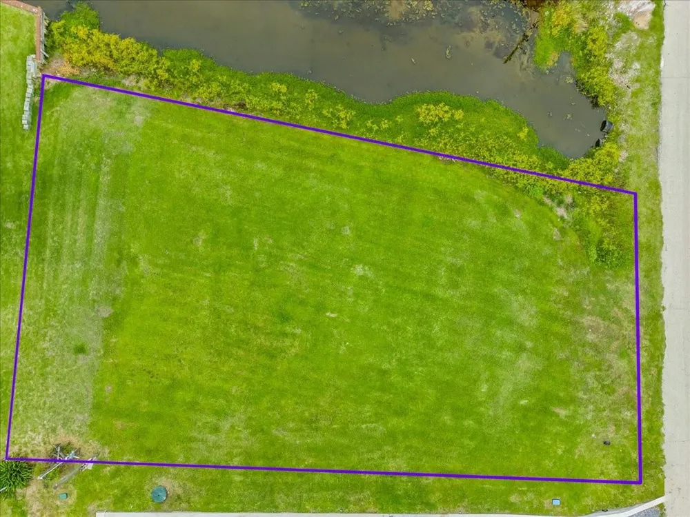 946 Sue Drive Crystal Beach, TX 77650