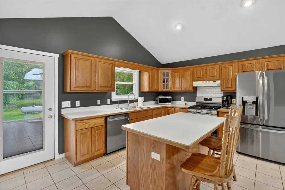 5569 S Corey Road Perry, MI 48872