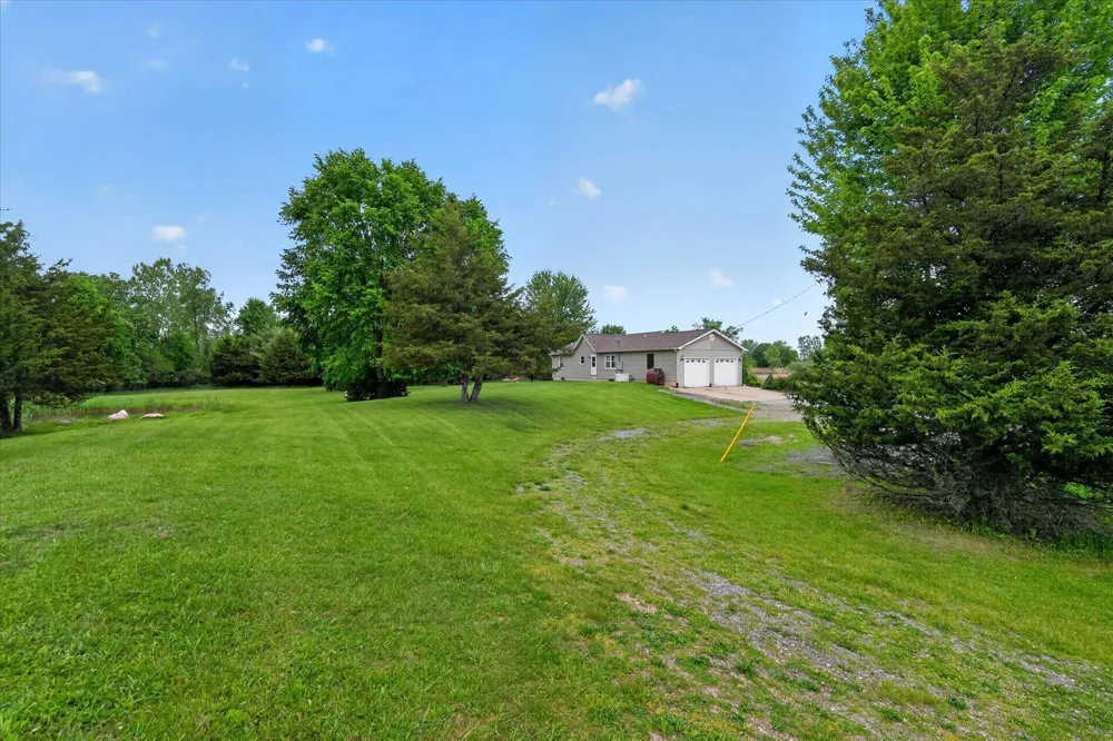 5569 S Corey Road Perry, MI 48872