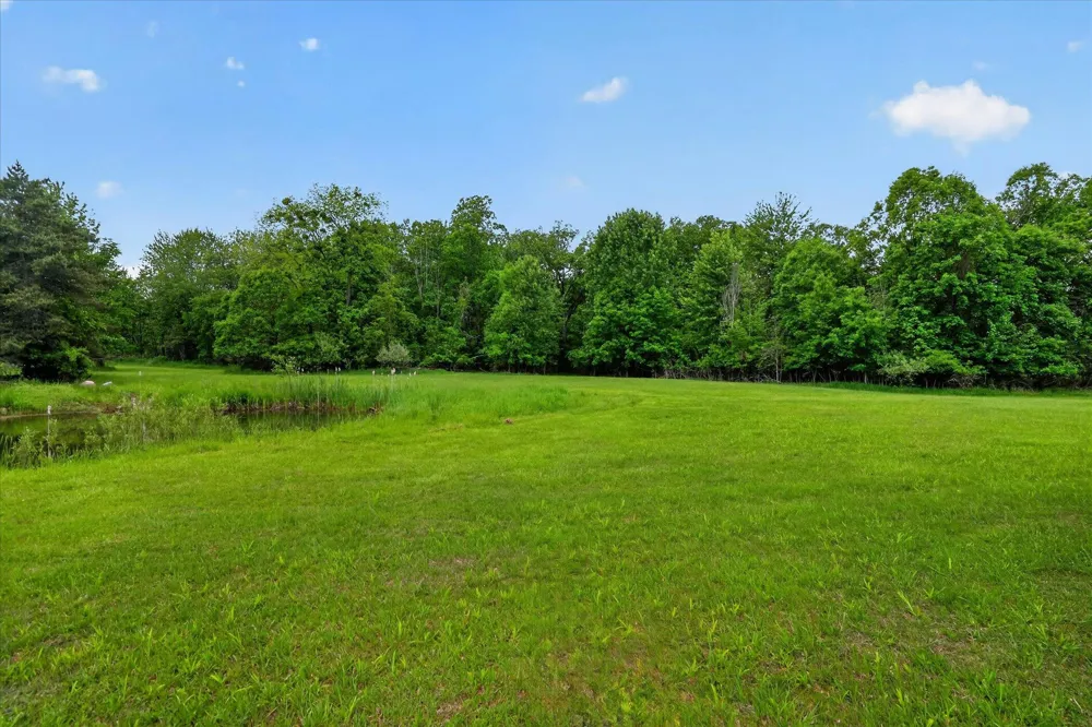 5569 S Corey Road Perry, MI 48872