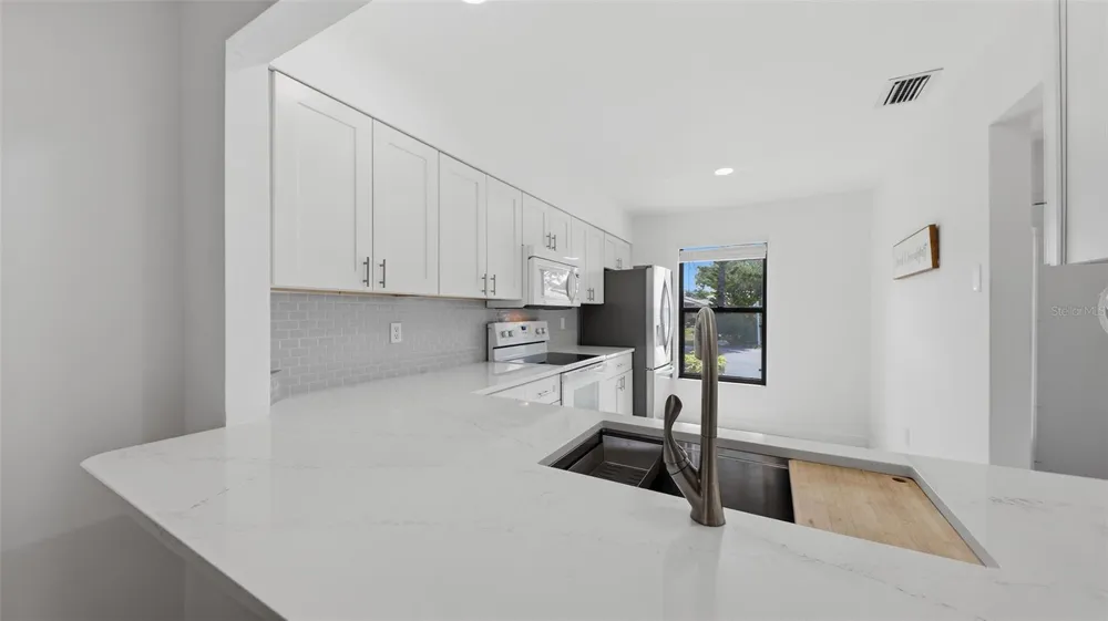 6050 28TH STREET W Bradenton, FL 34207