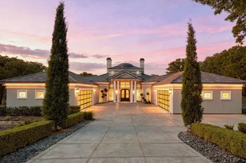 8600 Baltusrol Drive