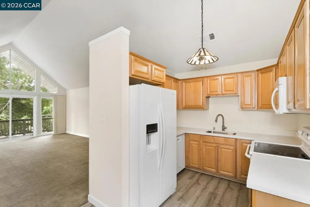 126 Ascot Ct #B Moraga, CA 94556