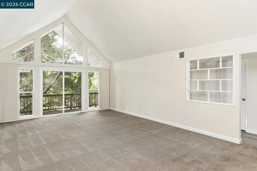 126 Ascot Ct #B Moraga, CA 94556