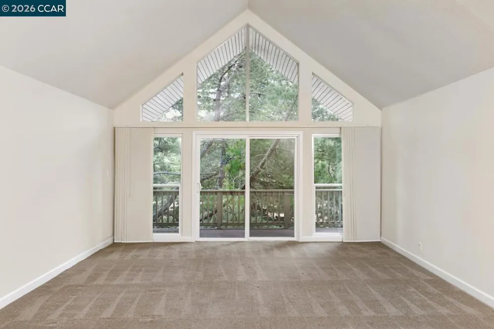 126 Ascot Ct #B Moraga, CA 94556