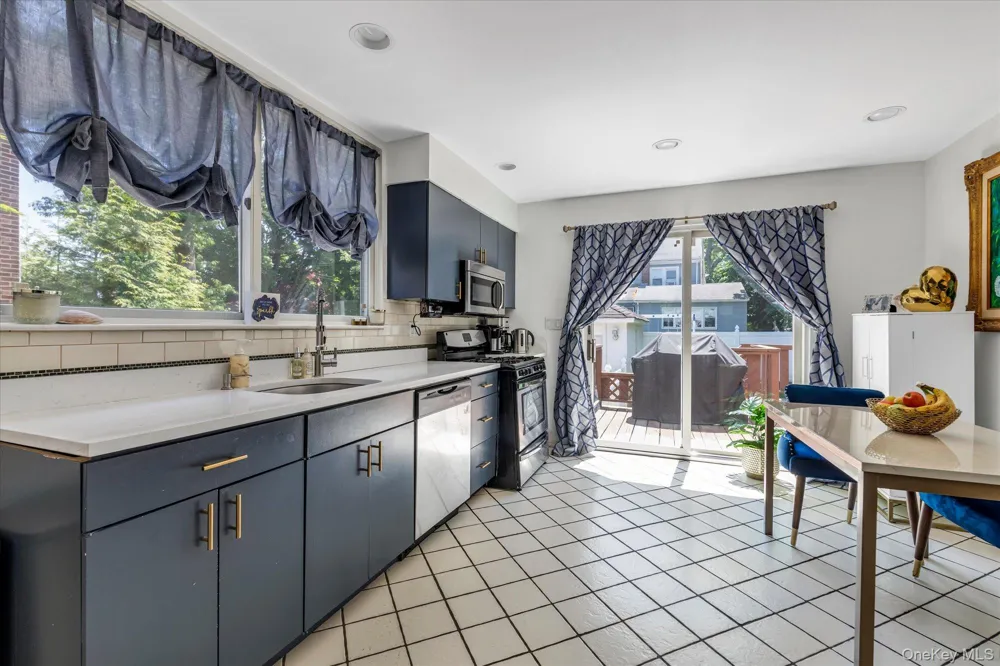 1051 Roselle Place Woodmere, NY 11598