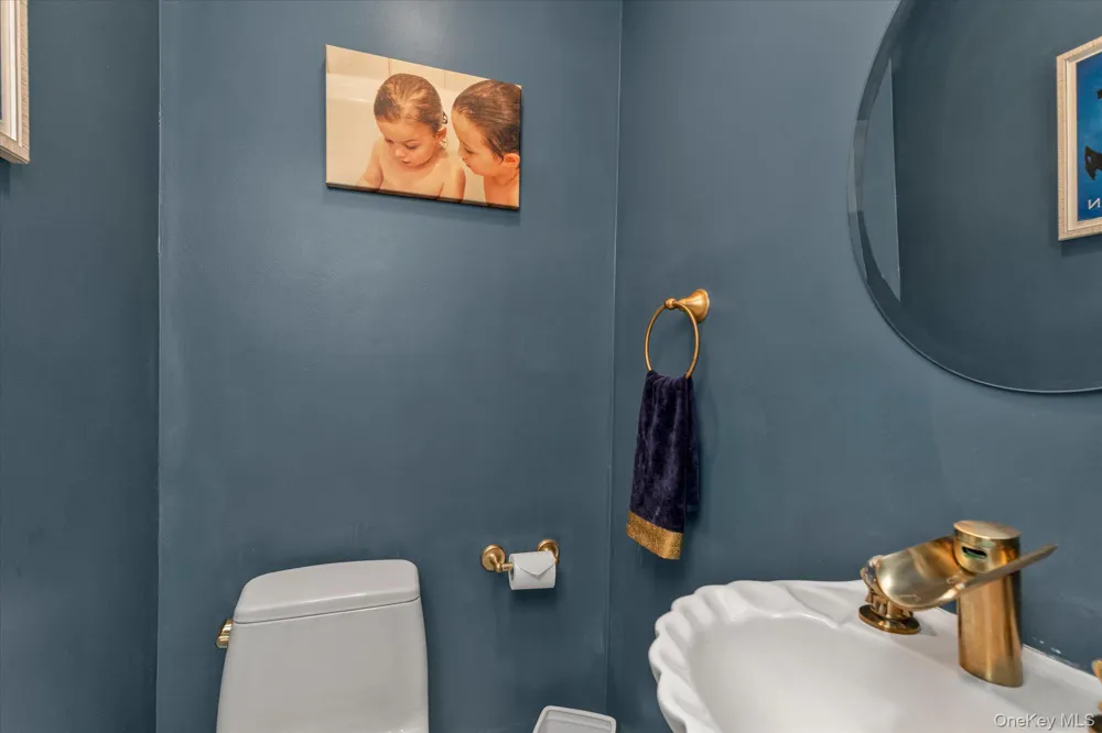 1051 Roselle Place Woodmere, NY 11598