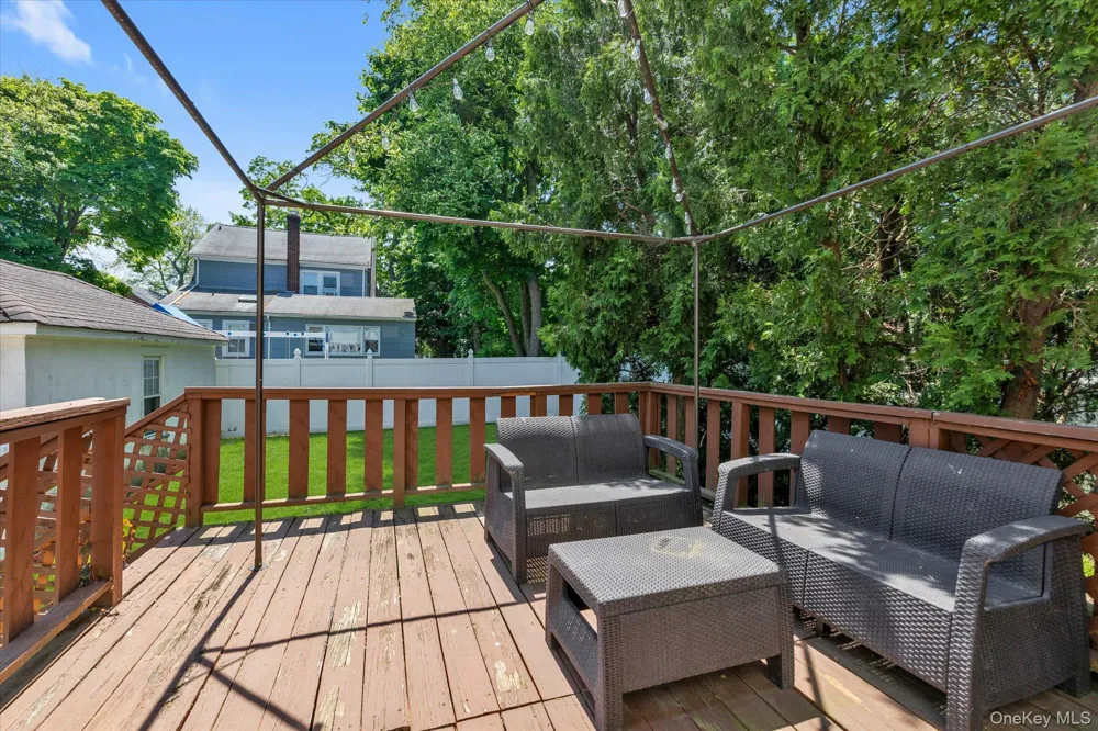 1051 Roselle Place Woodmere, NY 11598