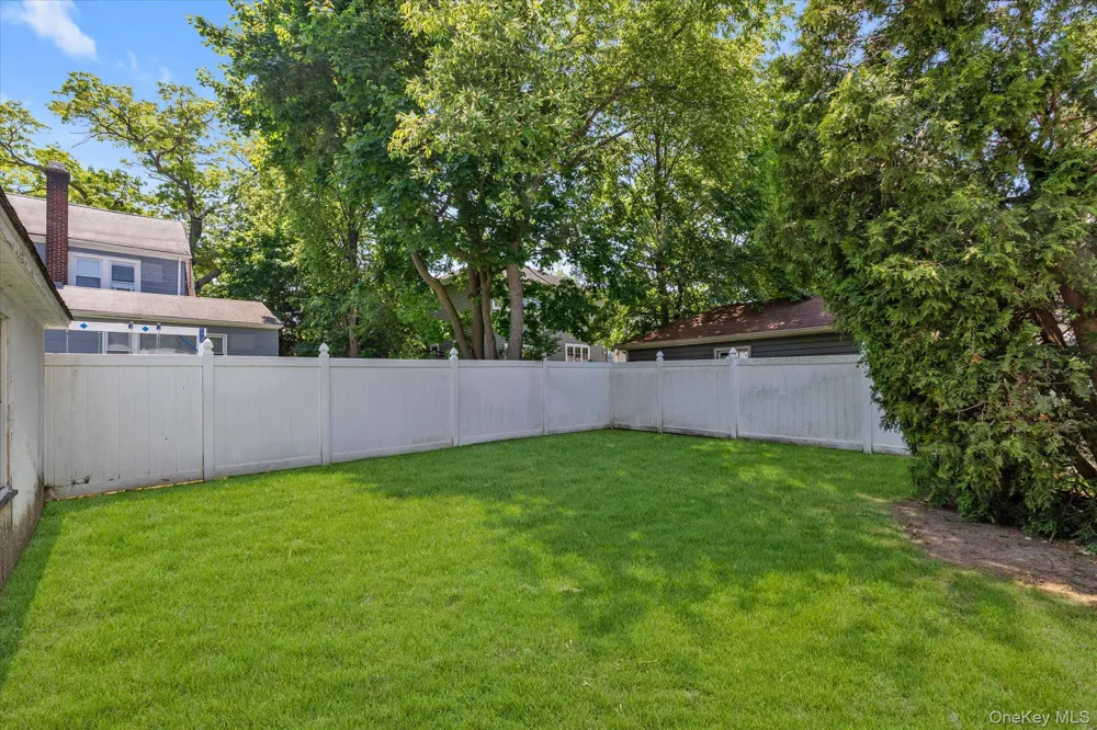 1051 Roselle Place Woodmere, NY 11598