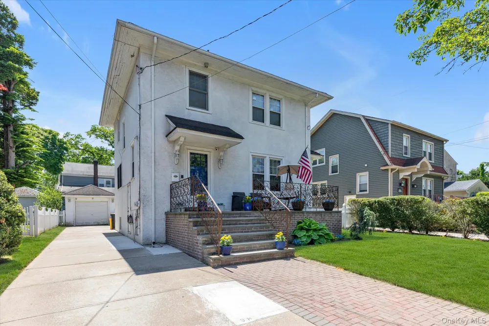 1051 Roselle Place Woodmere, NY 11598