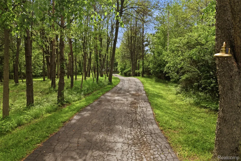 13158 Wood Road Dewitt Charter Township, MI 48808