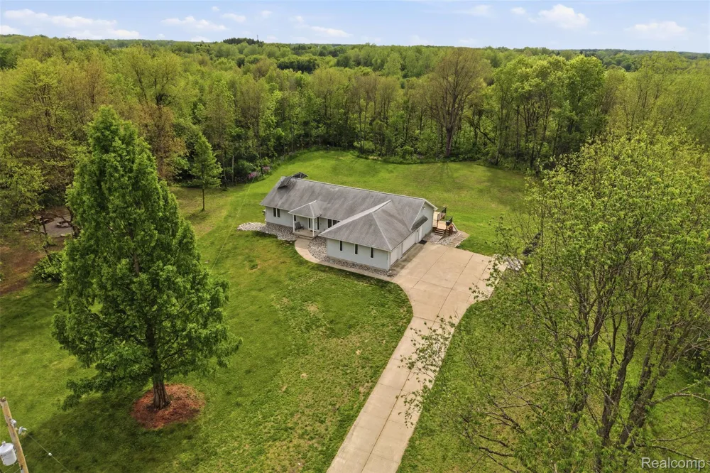 13158 Wood Road Dewitt Charter Township, MI 48808