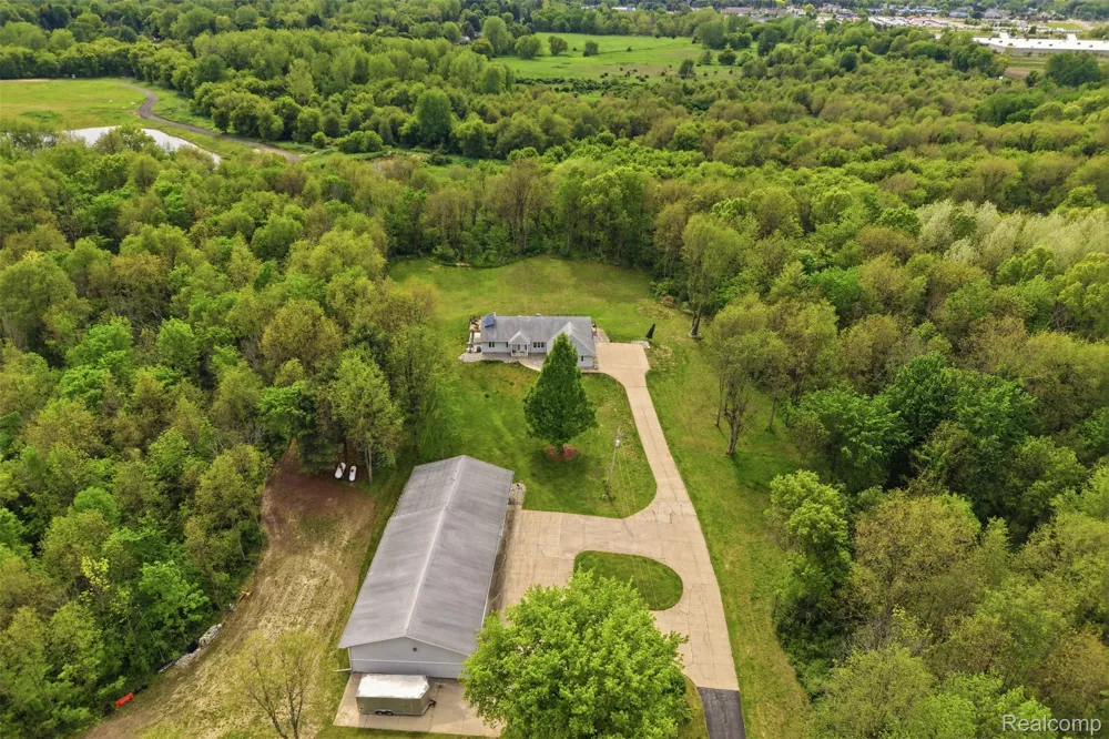 13158 Wood Road Dewitt Charter Township, MI 48808