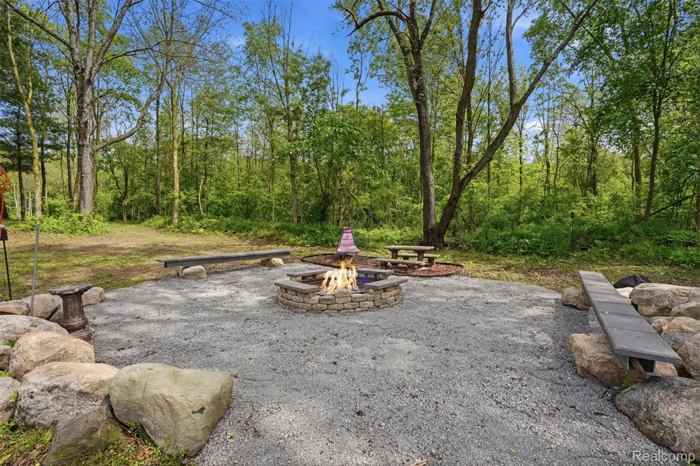 13158 Wood Road Dewitt Charter Township, MI 48808