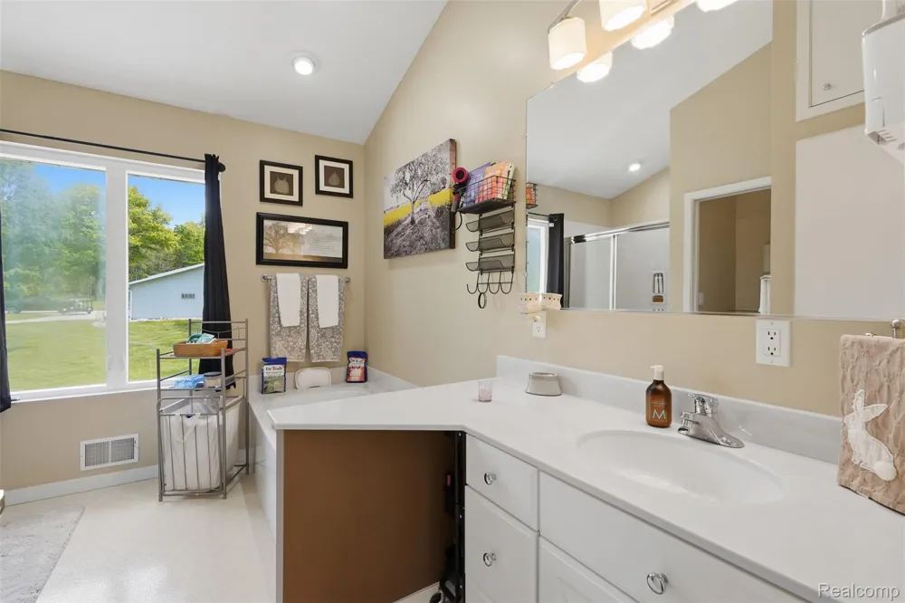 13158 Wood Road Dewitt Charter Township, MI 48808
