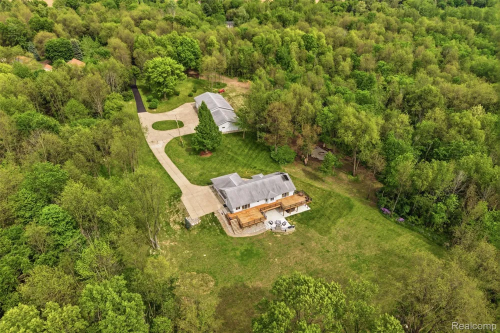 13158 Wood Road Dewitt Charter Township, MI 48808