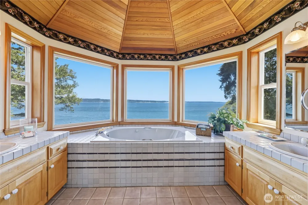 252 Jansen Road Nordland, WA 98358