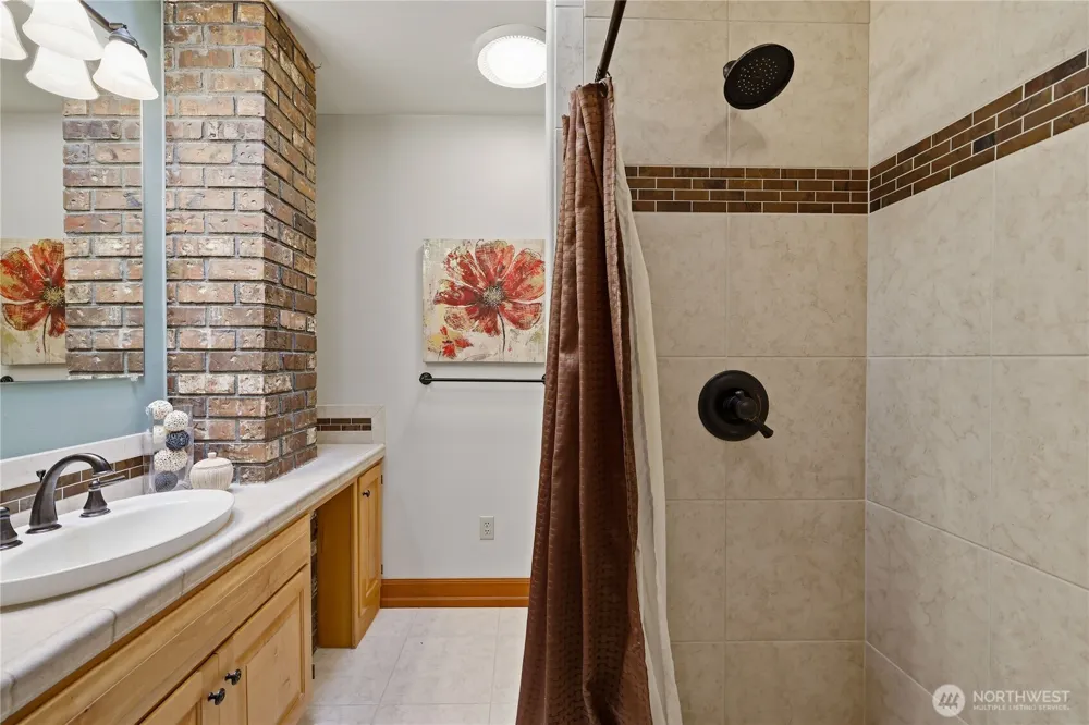 252 Jansen Road Nordland, WA 98358