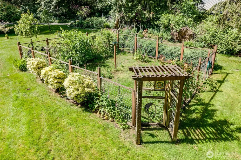 252 Jansen Road Nordland, WA 98358