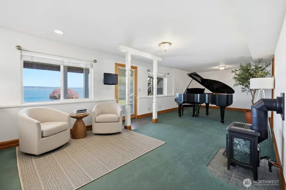 252 Jansen Road Nordland, WA 98358
