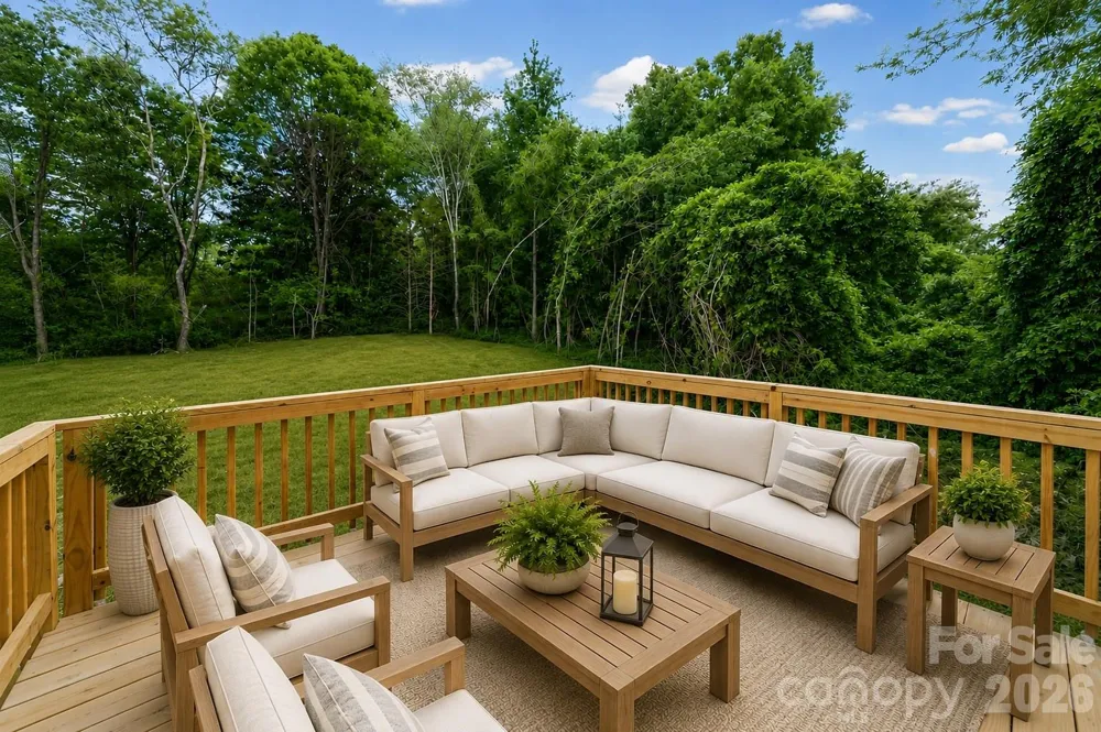 906 Dewey Street Badin, NC 28009