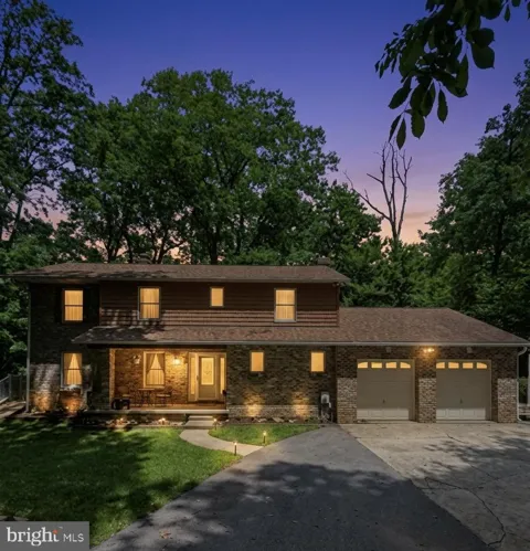 10 BROOK VALLEY COURT