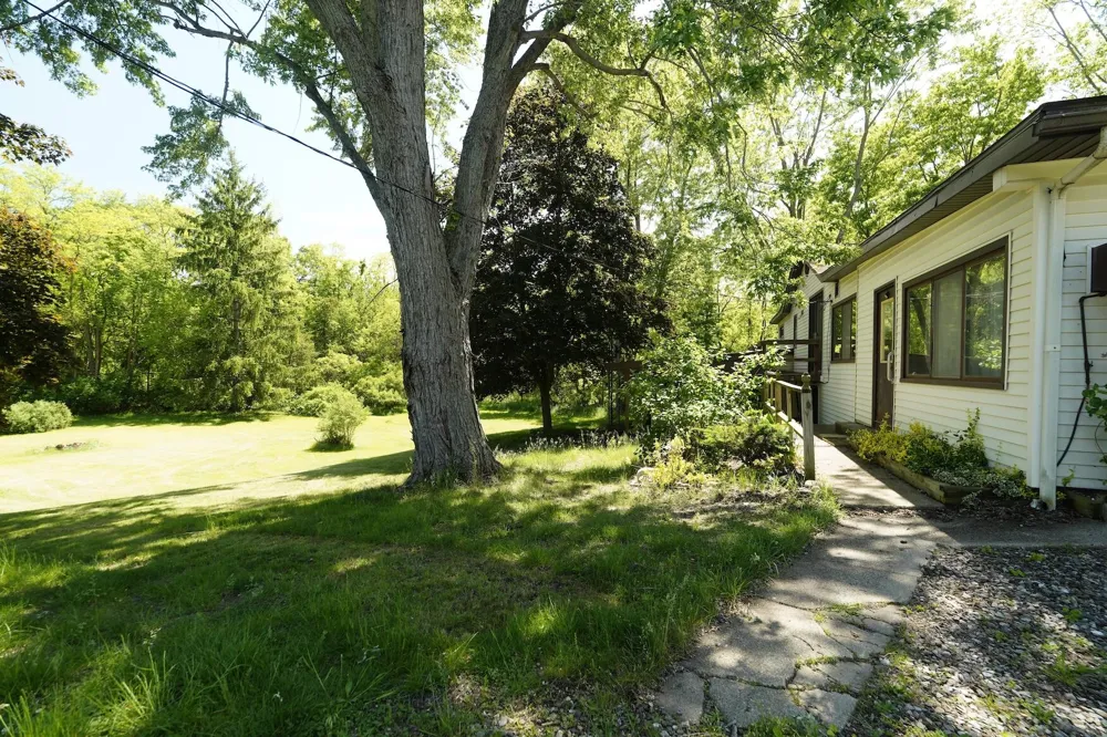 325 W Chicago Road Batavia Township, MI 49036