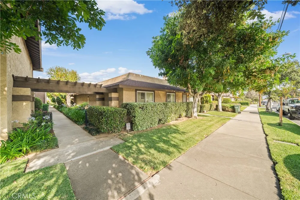 5422 McCulloch Avenue #B Temple City, CA 91780