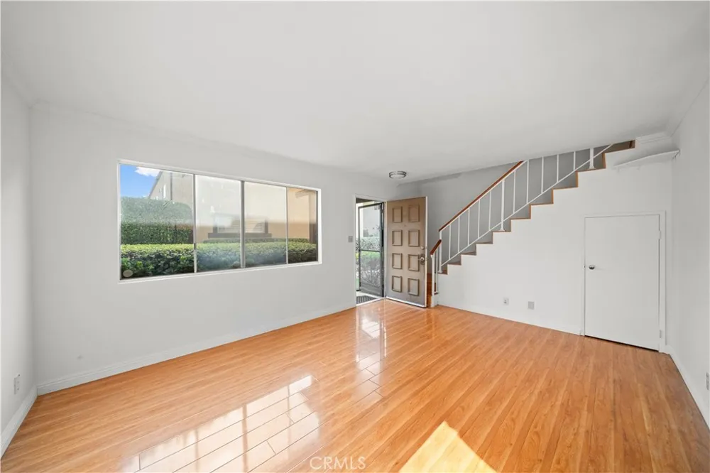 5422 McCulloch Avenue #B Temple City, CA 91780