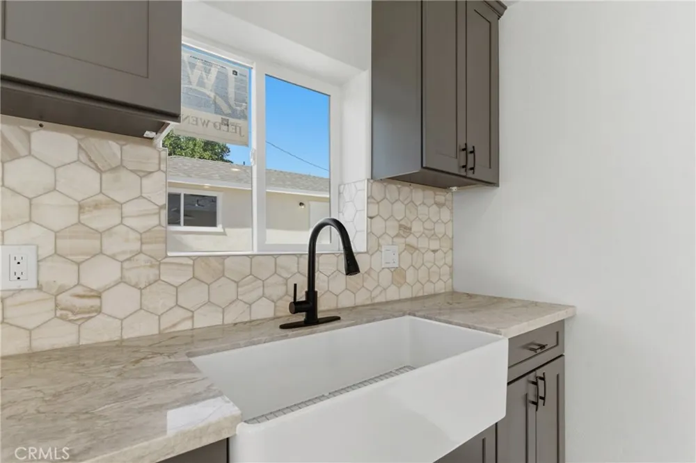 217 Garnsey Avenue Bakersfield, CA 93309