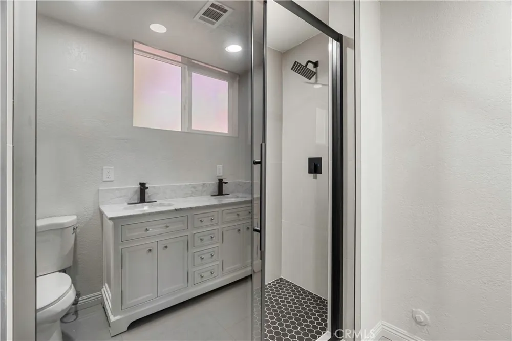217 Garnsey Avenue Bakersfield, CA 93309
