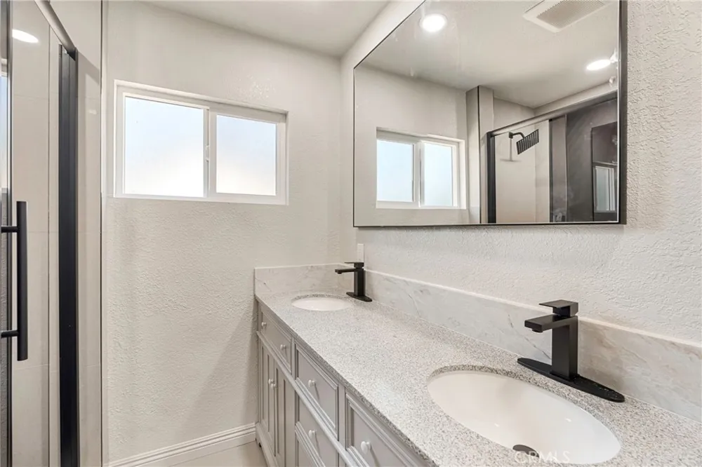 217 Garnsey Avenue Bakersfield, CA 93309