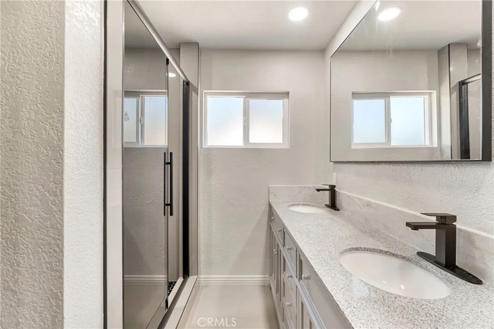 217 Garnsey Avenue Bakersfield, CA 93309