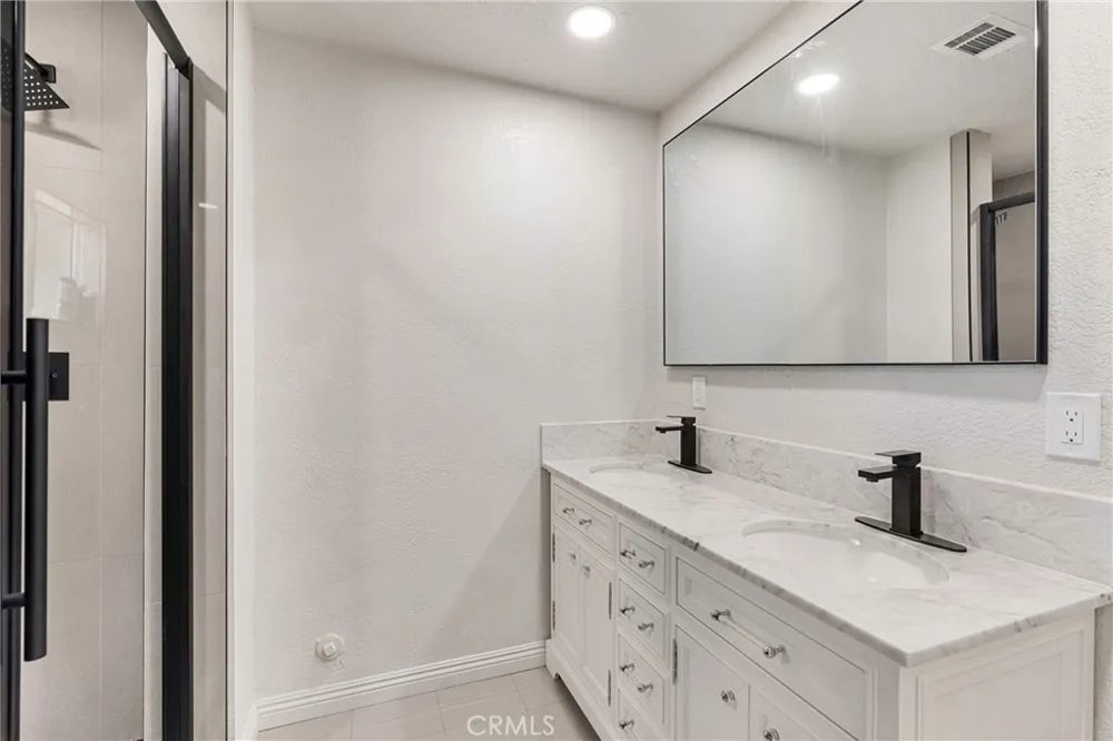 217 Garnsey Avenue Bakersfield, CA 93309