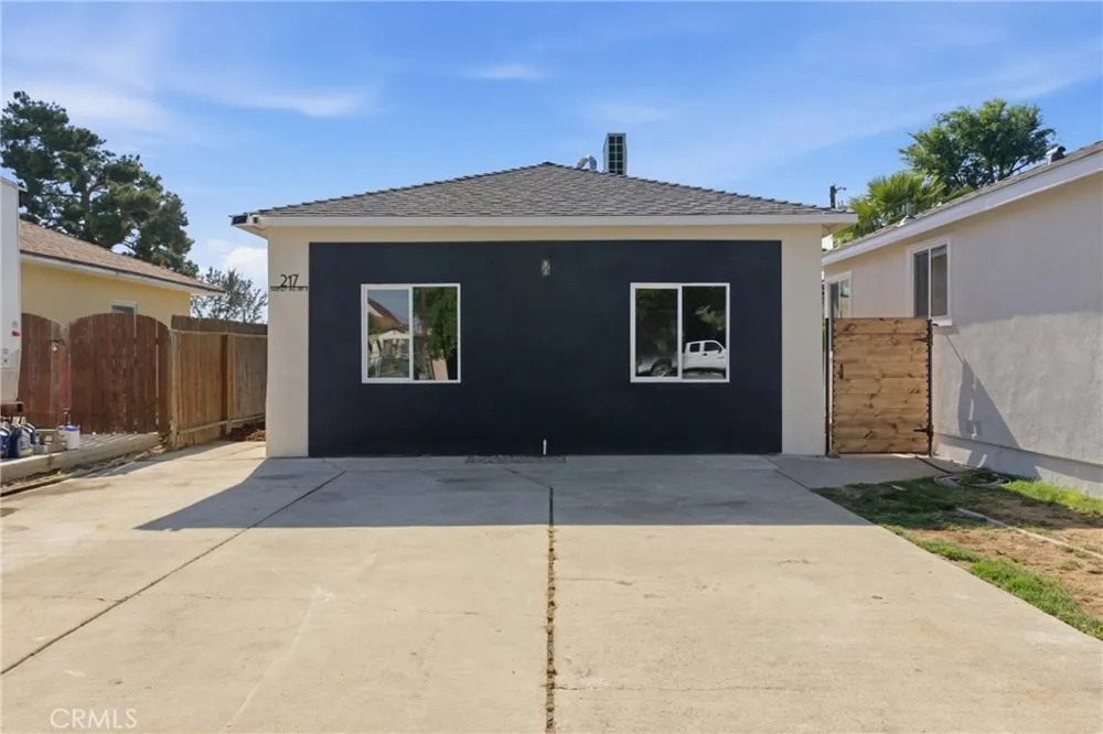 217 Garnsey Avenue Bakersfield, CA 93309