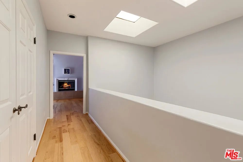 6435 Zumirez Drive #14 Malibu, CA 90265