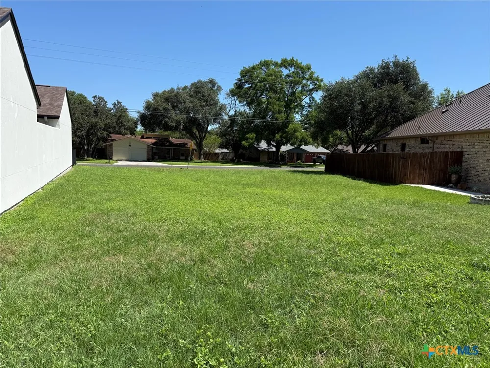 1732 Nordberg Seguin, TX 78155