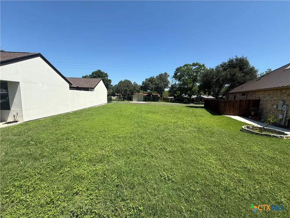 1732 Nordberg Seguin, TX 78155