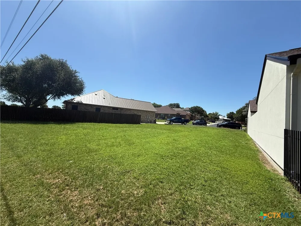 1732 Nordberg Seguin, TX 78155